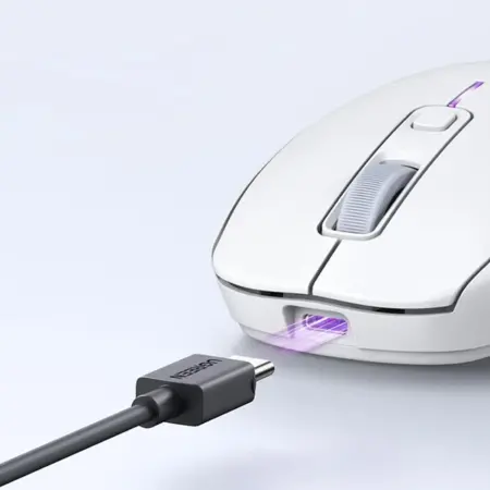 Cautati un mouse fara fir perfect care sa va ofere nu numai confort, ci si precizie? Faceti cunostinta cu mouse-ul wireless UGREEN MU103 intr-o culoare alba eleganta. Acest mouse este o adevarata bijuterie care va satisface asteptarile chiar si ale celor mai pretentiosi utilizatori. Iata cateva motive pentru care ar trebui sa-l alegi: Control precis cu 5 niveluri DPI Mouse-ul UGREEN MU103 va permite sa ajustati sensibilitatea mouse-ului la preferintele dumneavoastra individuale. Cu 5 niveluri DPI, puteti alege precizia potrivita pentru sarcinile dvs., iar fiecare nivel este marcat cu propriul indicator de culoare, ceea ce face usor sa recunoasteti sensibilitatea aleasa. Conectivitate multifunctionala Indiferent cum iti place sa lucrezi, mouse-ul UGREEN MU103 este pregatit sa lucreze cu tine. Accepta trei tipuri de conectivitate: cu fir, 2.4G si Bluetooth 5.0. Design ergonomic Timpul lung petrecut in fata computerului nu trebuie sa insemne disconfort. Mouse-ul UGREEN MU103 a fost proiectat cu o prindere ergonomica, care asigura confort in timpul utilizarii pe termen lung. In plus, exista doua butoane sub degetul mare care permit acces mai rapid la functiile de navigare. Incarcare rapida cu USB-C Nu trebuie sa va faceti griji cu privire la incarcarea frecventa. Mouse-ul UGREEN MU103 are o baterie incorporata de 700 mAh si poate fi incarcat prin conectorul universal USB-C. Aceasta inseamna ca mouse-ul tau va fi intotdeauna gata de lucru. Design usor si compact Mouse-ul UGREEN MU103 este partenerul perfect de calatorie. Datorita designului sau usor si dimensiunilor compacte, il puteti lua cu usurinta cu dvs. oriunde. Indiferent daca va aflati la birou, intr-o cafenea sau intr-o calatorie de afaceri, acest mouse va va indeplini intotdeauna asteptarile. Setul contine Mouse x 1 Receptor x 1 Cablu USB-A la USB-C 1,6 mx 1 Manual de utilizare x 1 marca Ugreen Model MU103 Culoare alb Dimensiuni 115 x 32,6 x 38,5 mm Compatibilitate Windows 7/8/10/11, MacOS 10.10 si versiuni ulterioare, Android 6.0 si versiuni ulterioare, sistemul de operare Chrome Comunicare Bluetooth 5.0, 2.4G Baterie 700mAh Lungimea cablului 1,6 m USB-A si USB-C Specificatii CARACTERISTICI GENERALE Tip Standard Tehnologie Wireless Culoare Alb